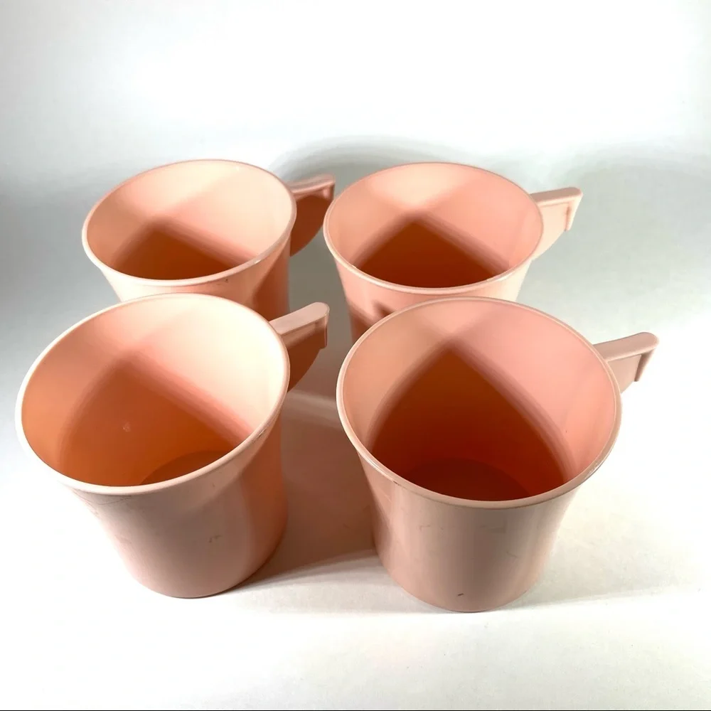 Set of 4 Casual Ware by Jerywil peach plastic cups